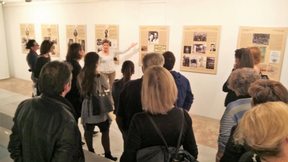 ΕΝΗΜΕΡΩΣΗ ΕΚΠΑΙΔΕΥΤΙΚΩΝ ΓΙΑ ΤΙΣ ΠΕΡΙΟΔΙΚΕΣ ΕΚΘΕΣΕΙΣ ΣΤΗΝ ΠΙΝΑΚΟΘΗΚΗ ΛΑΡΙΣΑΣ